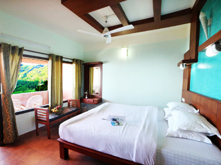 Shamrock Munnar Bedroom